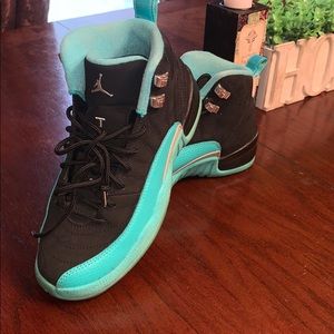 Jorden retro 12s black & blue